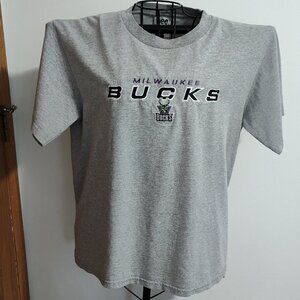 Lee Sport men's gray Milwaukee Bucks t-shirt, excellent used condition, size M